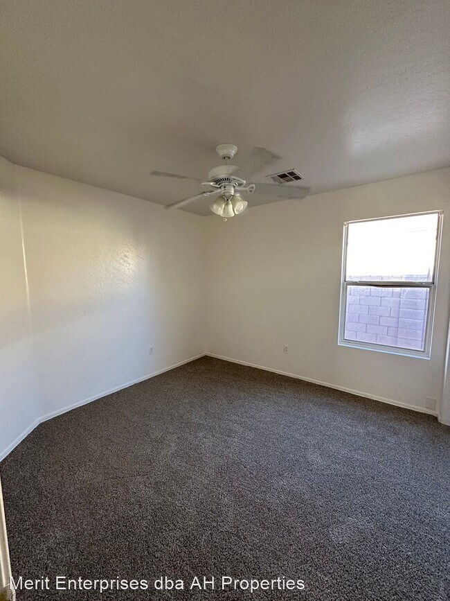 Building Photo - 3 br, 2 bath House - 2491 W IRONSTONE AVE