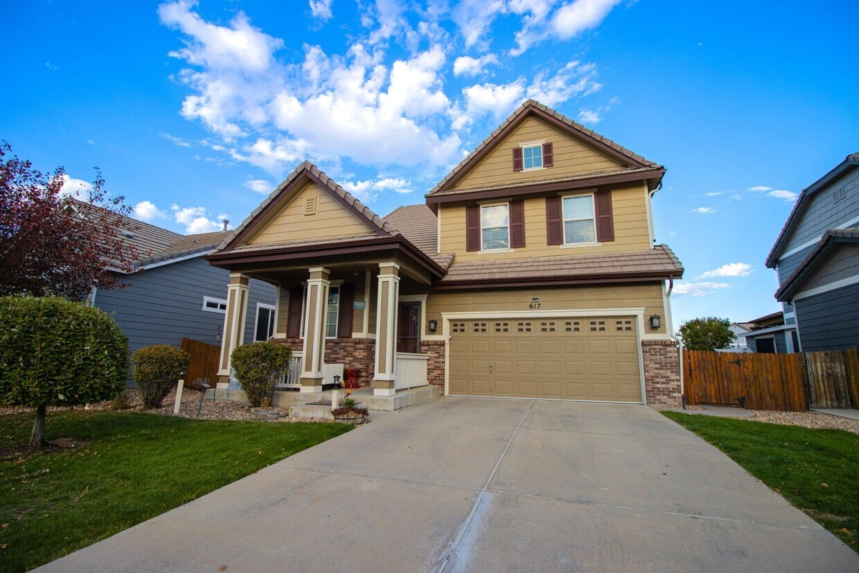 Primary Photo - Spacious & Pet-Friendly 3-Bedroom Home in ...