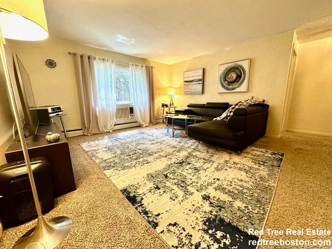 Building Photo - 8 Bryon Rd