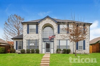 Building Photo - 5916 Madison Dr