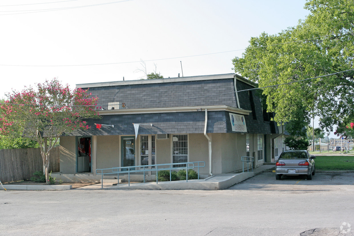 Building Photo - South Point Apartments