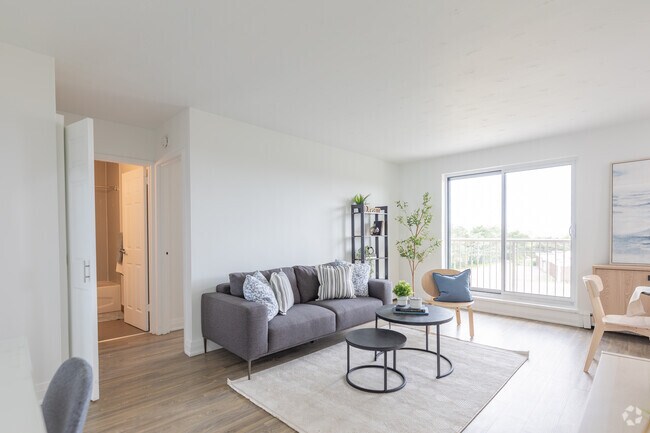 1 chambre, 1 salle de bain - Salon - 718 Lawrence
