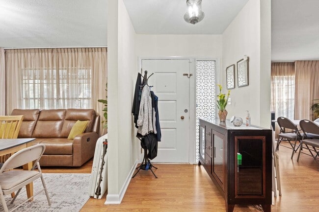 Building Photo - 204 Ruby Hubbard Way