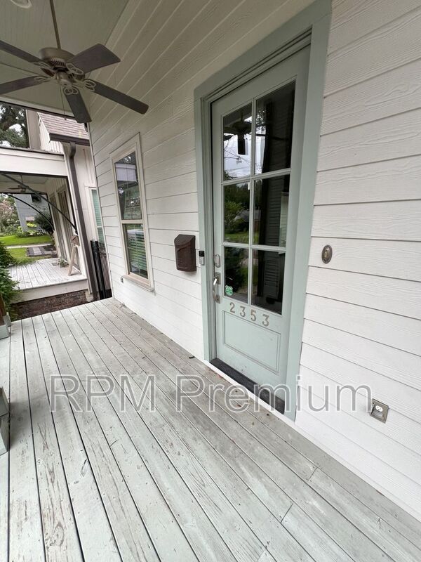 Foto del edificio - 2353 Orpine Ave