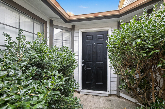 Foto del edificio - 2412 Limestone Dr