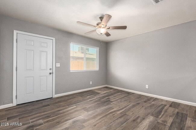 Building Photo - 202 N 88th Pl
