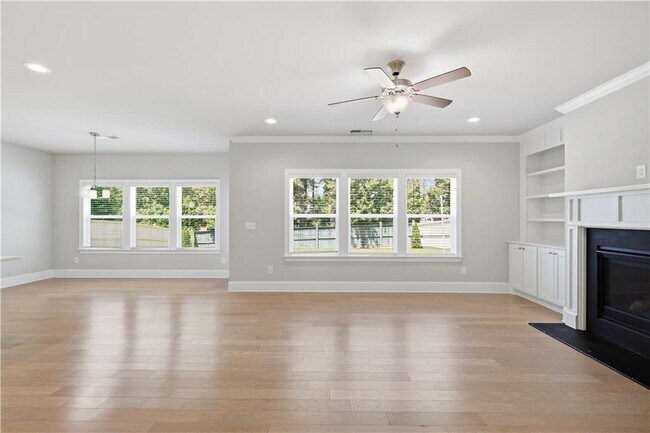 Foto del edificio - 781 Belerose Ln