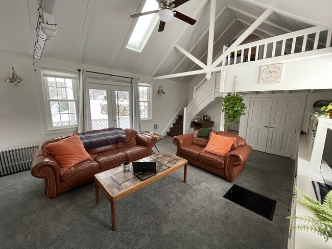 Living Room 16'x20' - 36 Bartlett St