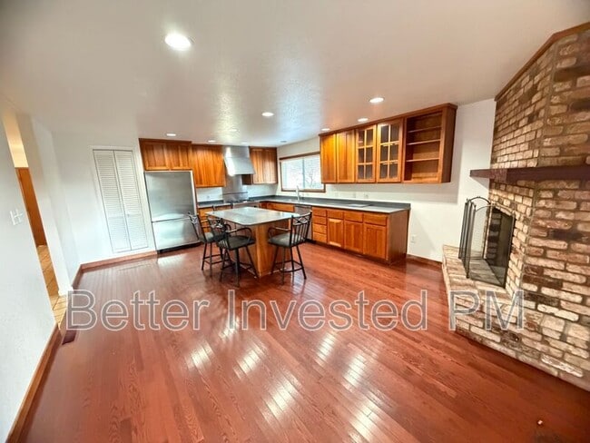 Building Photo - 1215 Marwen Dr