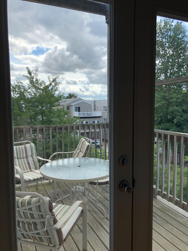 Deck - 645 E 6th St