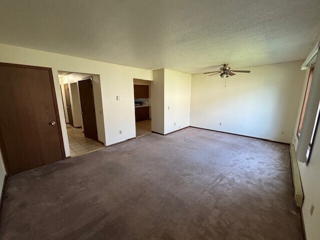 Building Photo - 853 Kari Dr