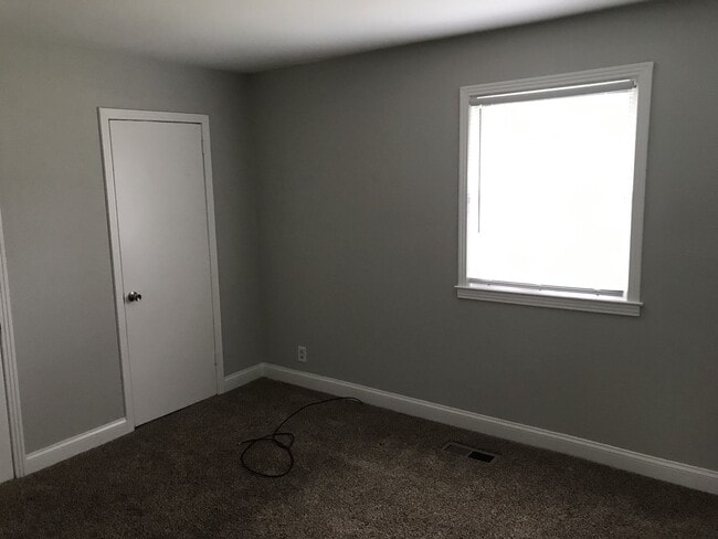 Building Photo - G TEAM - FOR LEASE - 2BR/2BA DUPLEX - LEBANON
