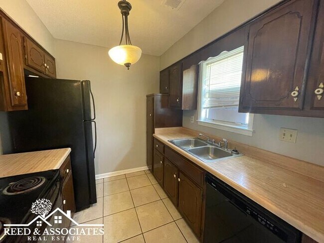 Foto del edificio - Charming Townhome!