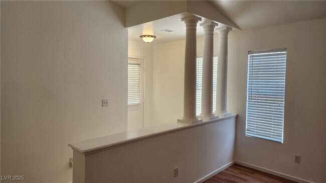 Building Photo - 5429 Cove Point Dr