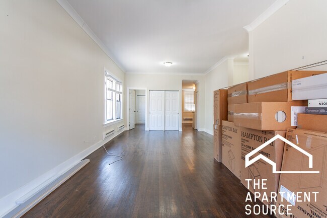 Foto del edificio - 917 W Waveland Ave