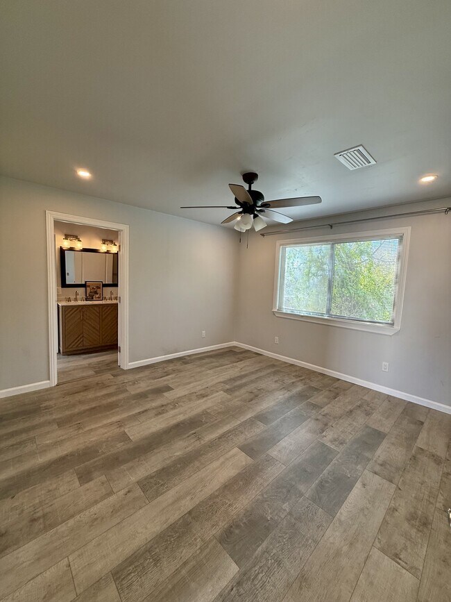 Foto del edificio - 121 W Branch St