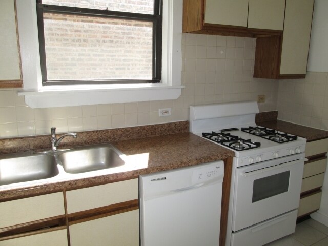 Building Photo - 706 Seward St