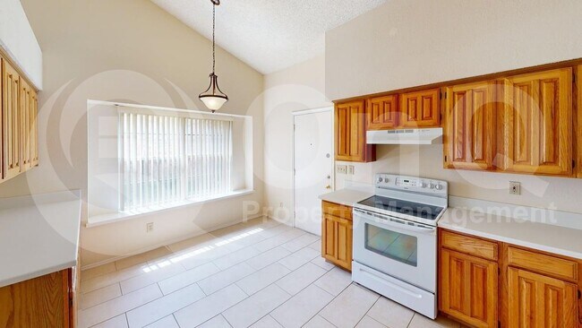 Building Photo - 4410 San Mateo Ln