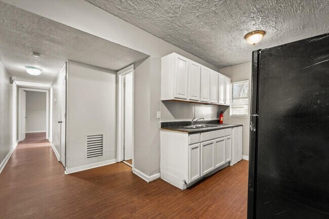 Foto del edificio - 1829 Lambert St