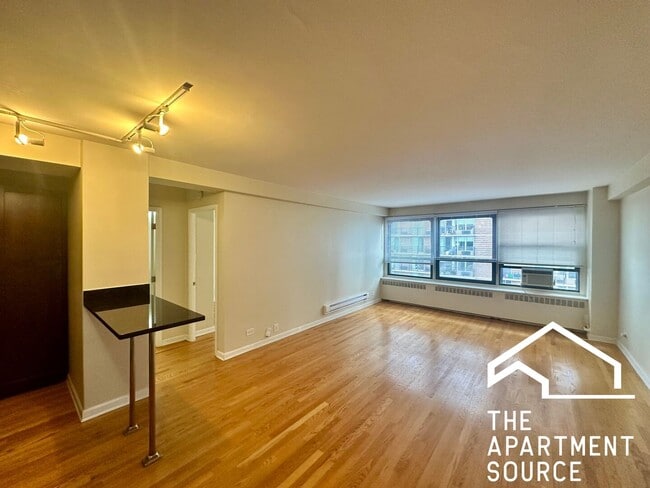 Foto del edificio - 4180 N Marine Dr