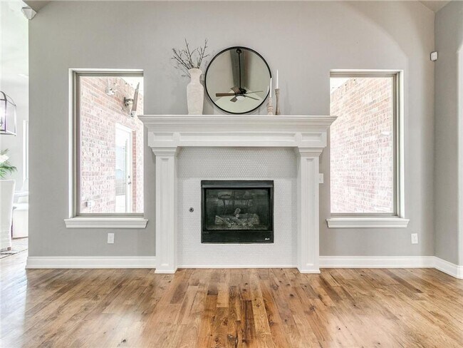 Building Photo - Stunning Home in West Edmond + 5 bedrooms ...