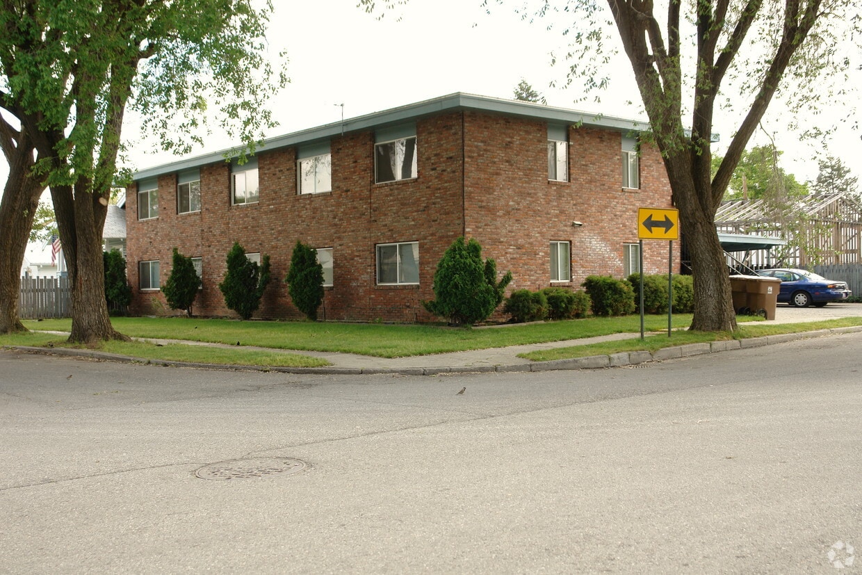 Building Photo - 5222 N Regal St
