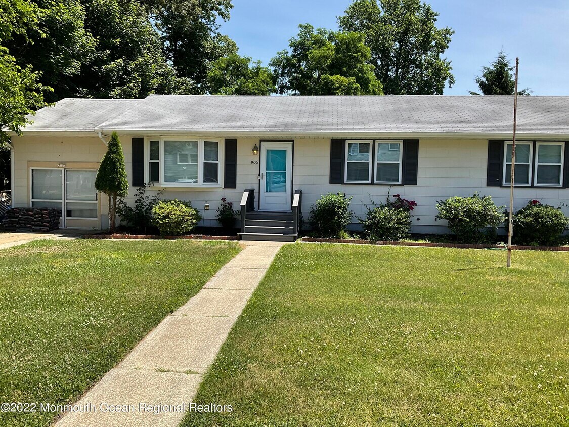 Foto principal - 905 Redbank Ave