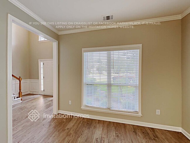 Building Photo - 2696 Summerbrooke Dr