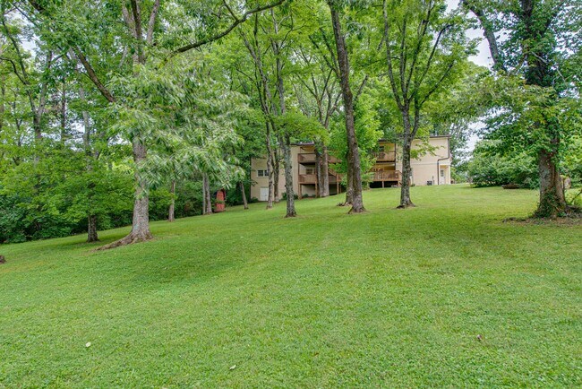 Foto del edificio - 629 Brook Hollow Rd