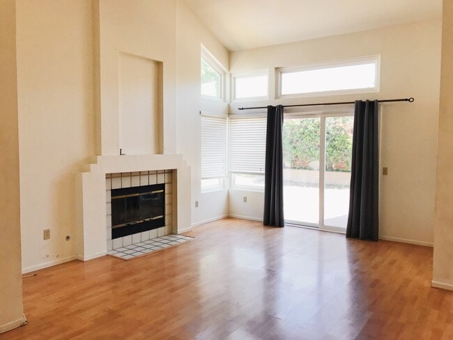 Foto del edificio - 3 Bed, 2.5 Bath Two-Story Home in Rancho Penasquitos!