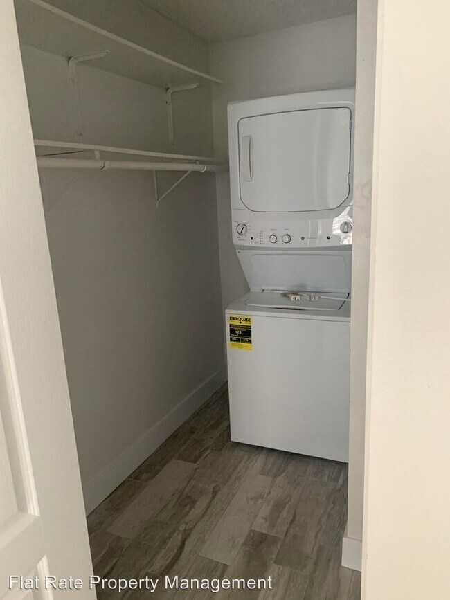 Foto del edificio - 4900 Dover Cir