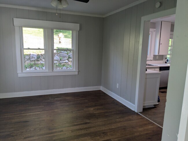 Comedor - 307 Tusculum Blvd