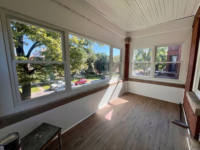Foto del edificio - 3859 W Wrightwood Ave