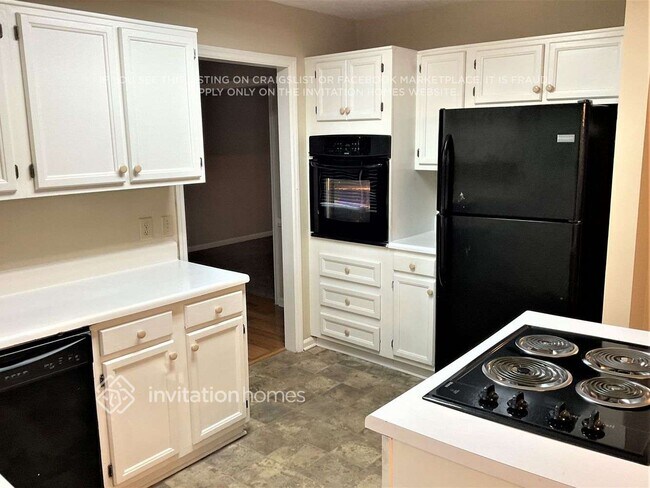 Building Photo - 3600 Baywater Trail SW