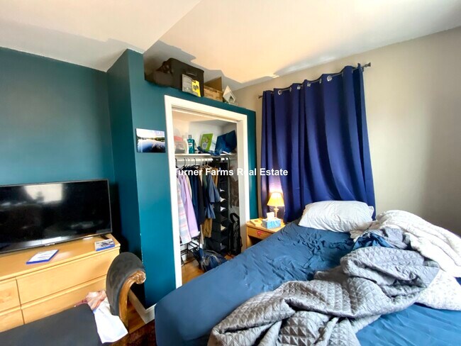 Foto del edificio - 173A Rindge Ave