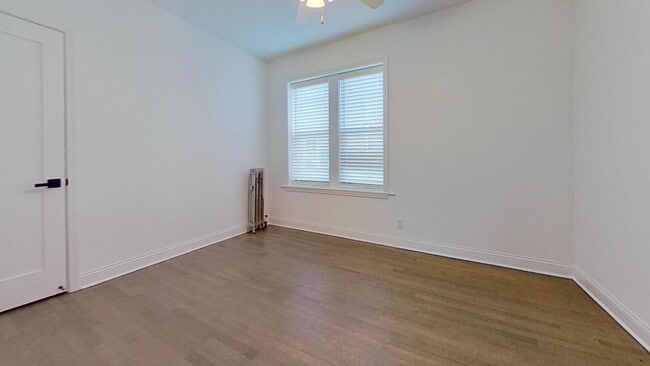 Building Photo - 4829 W Addison St
