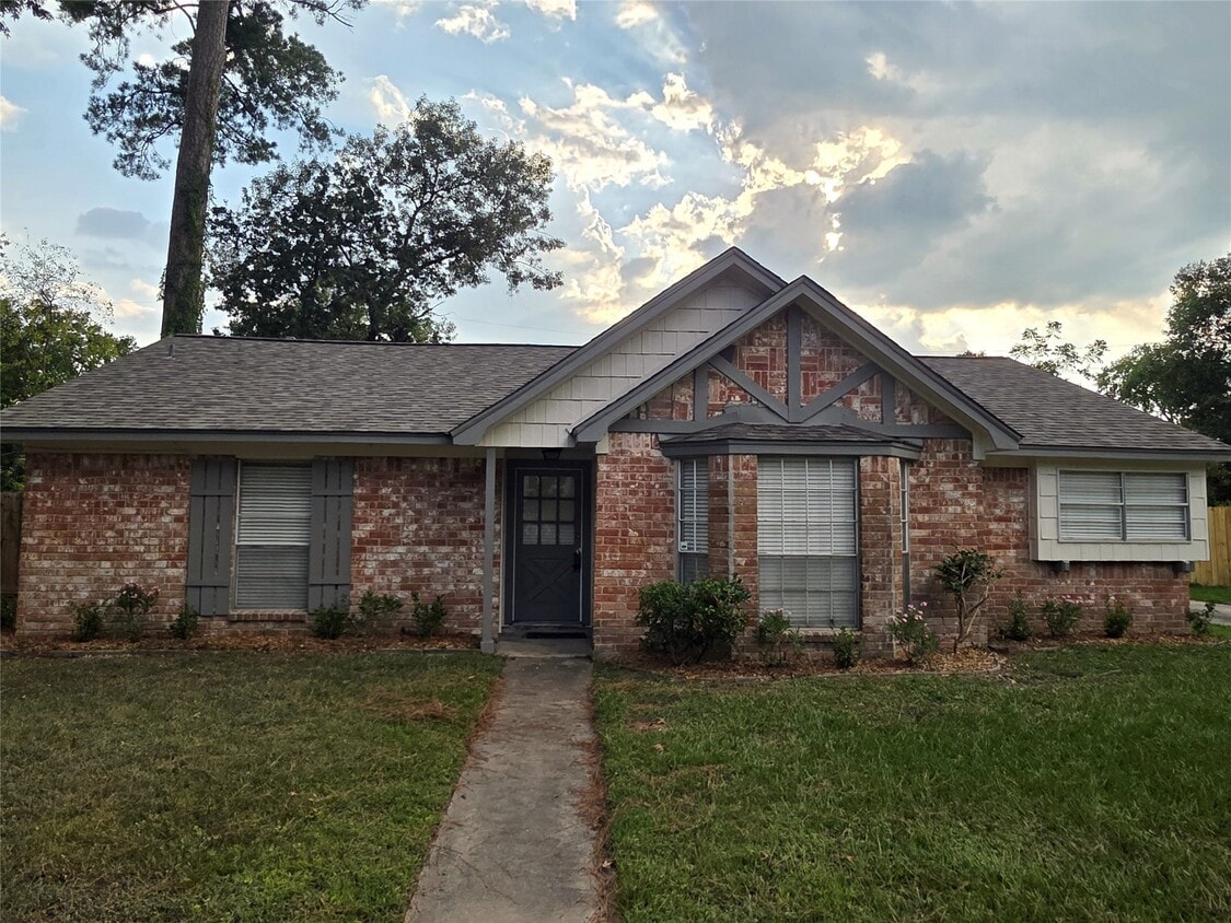 Primary Photo - 12703 Pleasant Grove Rd