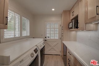 Foto del edificio - 8310 Pershing Dr