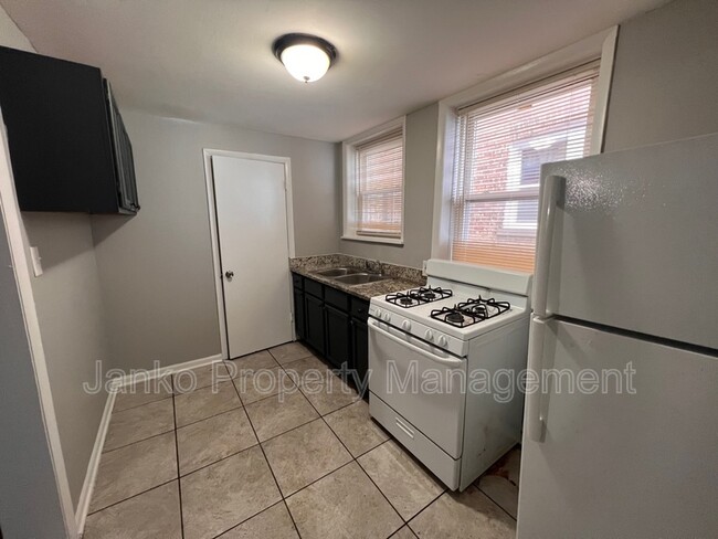 Foto del edificio - 8137 S Evans Ave