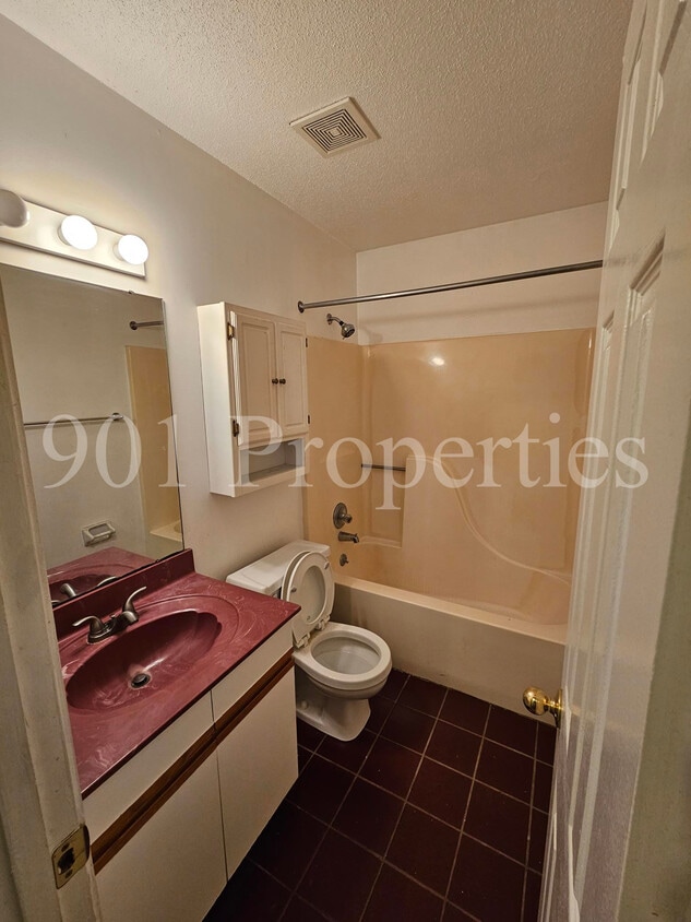 Primary Photo - 5650 Richburg Ave