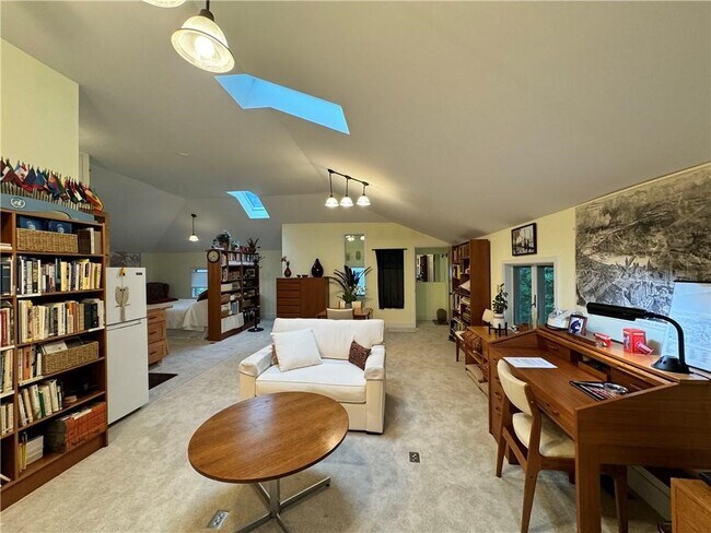 Foto del edificio - 333 Colebrook Dr
