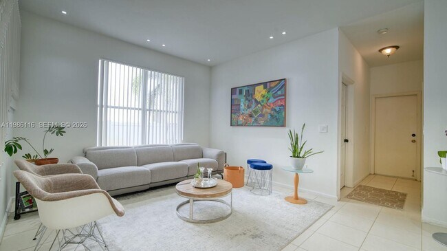 Foto del edificio - 16388 SW 28th St