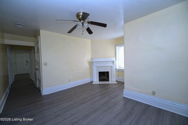 Foto del edificio - 226 W Burnett Ave