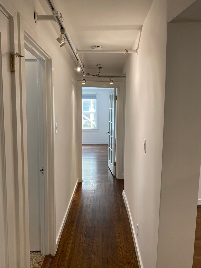 Building Photo - 1375 Sacramento St