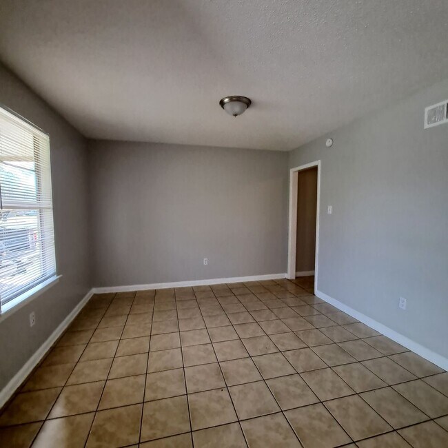 Foto del edificio - 3387 Barbwood Dr