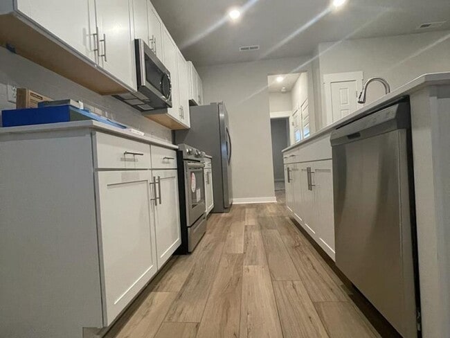 Building Photo - 4 Bedroom Townhome in Murfreesboro