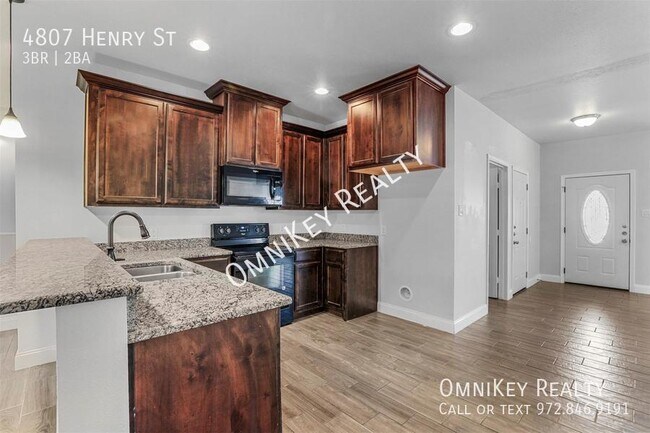 Foto del edificio - 4807 Henry St