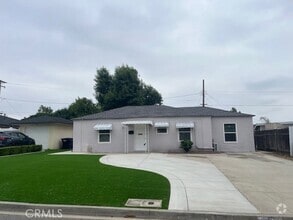Building Photo - 688 Bridwell St W