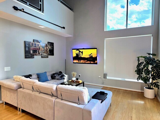 Foto del edificio - 614 S Troy St