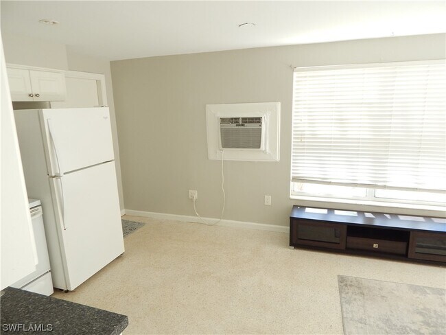 Foto del edificio - 825 107th Ave N
